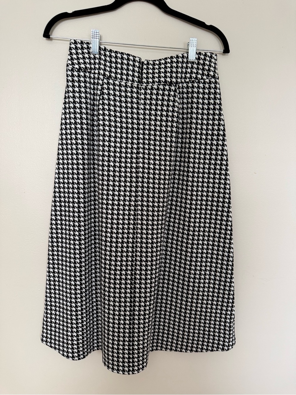 Cabi Houndstooth A-Line Midi Skirt - Black & White - Picture 2 of 3